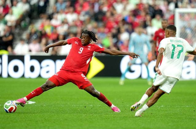FIFA World Cup, WM, Weltmeisterschaft, Fussball 2026 - Round of 32 - Switzerland vs Algeria Johan Manzambi (L) of Switzerland and Rafik Belghali of Algeria in action during the FIFA World Cup 2026 Round of 32 match Switzerland against Algeria, in Vancouver, Canada, 02 July 2026. VANCOUVER Canada  Copyright: xBOBxFRIDx