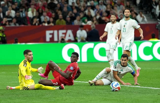 FIFA World Cup, WM, Weltmeisterschaft, Fussball 2026 - Round of 32 - Switzerland vs Algeria Breel Embolo (C) of Switzerland misses a cross from a teammate into the opposition box during the FIFA World Cup 2026 Round of 32 match Switzerland against Algeria, in Vancouver, Canada, 02 July 2026. VANCOUVER Canada  Copyright: xBOBxFRIDx