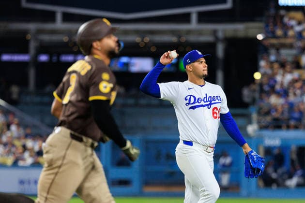 July 2, 2026, Los Angeles, California, USA: Relief pitcher, Edgardo Henriquez 60 of the Los Angeles Dodgers throws to first for an out on Xander Bogaerts 2 of the San Diego Padres during a regular season MLB, Baseball Herren, USA game on Thursday July 2, 2026 at Dodger Stadium in Los Angeles, California. JAVIER ROJAS PI Dodgers Vs. Padres  - ZUMAp124 20260702_zaa_p124_045 Copyright: xJavierxRojasx