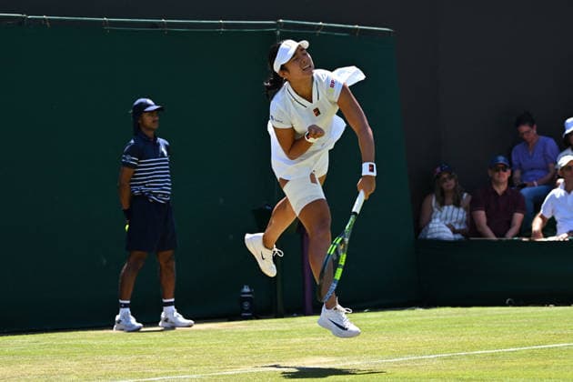 2026 Wimbledon - Alexandra Eala Alexandra Eala (PHI) during her second round match at the 2025 Wimbledon Tennis Championships at the AELTC in London, UK on July 2, 2026. Photo by Corinne Dubreuil ABACAPRESS.COM London  Copyright: xDubreuilxCorinne ABACAx