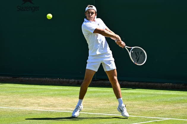 2026 Wimbledon - Zachary Svajda Zachary Svajda (USA) during his second round match at the 2025 Wimbledon Tennis Championships at the AELTC in London, UK on July 2, 2026. Photo by Corinne Dubreuil ABACAPRESS.COM London  Copyright: xDubreuilxCorinne ABACAx