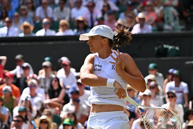 2026 Wimbledon - Iga Swiatek Iga Swiatek (POL) during her second round match at the 2025 Wimbledon Tennis Championships at the AELTC in London, UK on July 2, 2026. Photo by Corinne Dubreuil ABACAPRESS.COM London  Copyright: xDubreuilxCorinne ABACAx