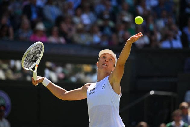 2026 Wimbledon - Iga Swiatek Iga Swiatek (POL) during her second round match at the 2025 Wimbledon Tennis Championships at the AELTC in London, UK on July 2, 2026. Photo by Corinne Dubreuil ABACAPRESS.COM London  Copyright: xDubreuilxCorinne ABACAx