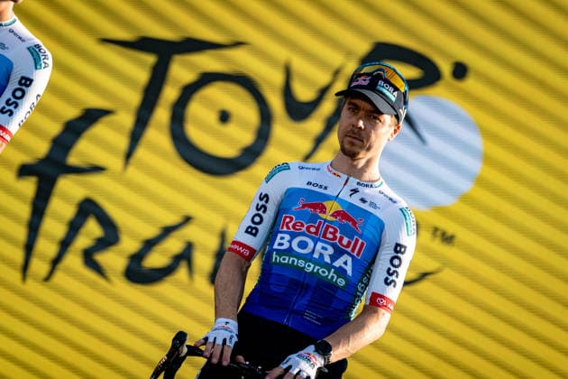 113th Tour de France 2026 - Team Presentation Jan Tratnik of Red Bull-BORA-hansgrohe stands on stage in front of the Sagrada Familia basilica during the Tour de France 2026 team presentation ceremony in Barcelona, Spain, on July 2, 2026. Barcelona Spain  Copyright: xLeonardoxGerzonx originalFilename:gerzon-notitle260702_npw07.jpg