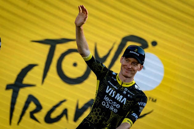113th Tour de France 2026 - Team Presentation Matteo Jorgenson of Visma-Lease a Bike stands on stage in front of the Sagrada Familia basilica during the Tour de France 2026 team presentation ceremony in Barcelona, Spain, on July 2, 2026. Barcelona Spain  Copyright: xLeonardoxGerzonx originalFilename:gerzon-notitle260702_npThq.jpg