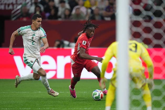 July 2, 2026, Vancouver, Bc, CANADA: Switzerland s Johan Manzambi (9) moves the ball as Algeria s Aissa Mandi (2) chases during the first half of a World Cup Round of 32 soccer match, in Vancouver, on Thursday, July 2, 2026. Canada News - July 2, 2026  - ZUMAc35_ 20260702_zaf_c35_317 Copyright: xDarrylxDyckx