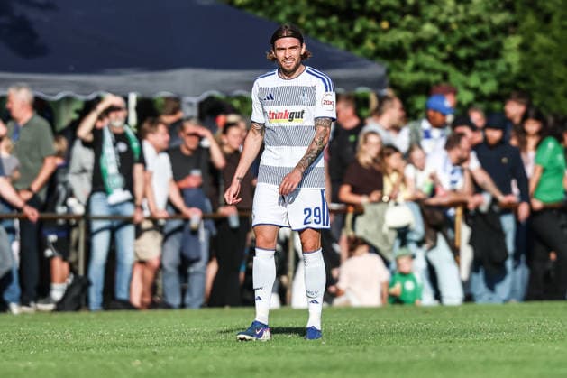 Fussball, 3.Liga Saison 2026 2027 Testspiel TuS Viktoria Buchholz - MSV Duisburg 02.07.2026, Karl-Dölzig Platz Joshua Bitter (MSV Duisburg, 29) Duisburg Karl-Dölzig Platz Nordrhein-Westfalen Deutschland *** Sports, Soccer, 3rd Division, 2026–2027 Season, Friendly Match: TuS Viktoria Buchholz vs. MSV Duisburg, July 2, 2026, Karl Dölzig Platz, Joshua Bitter (MSV Duisburg), 29, Duisburg, Karl Dölzig Platz, North Rhine-Westphalia, Germany