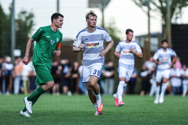 Fussball, 3.Liga Saison 2026 2027 Testspiel TuS Viktoria Buchholz - MSV Duisburg 02.07.2026, Karl-Dölzig Platz Peter Remmert (MSV Duisburg, 39) Duisburg Karl-Dölzig Platz Nordrhein-Westfalen Deutschland *** Sports, Soccer, 3rd Division, 2026–2027 Season, Friendly Match: TuS Viktoria Buchholz vs. MSV Duisburg, July 2, 2026, Karl Dölzig Platz, Peter Remmert, MSV Duisburg, 39 Duisburg, Karl Dölzig Platz, North Rhine-Westphalia, Germany