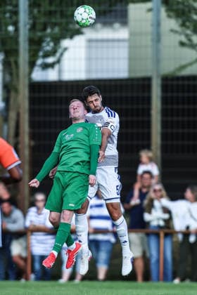 Fussball, 3.Liga Saison 2026 2027 Testspiel TuS Viktoria Buchholz - MSV Duisburg 02.07.2026, Karl-Dölzig Platz Tobias Fleckstein (MSV Duisburg, 5) Kopfballaktion Duisburg Karl-Dölzig Platz Nordrhein-Westfalen Deutschland *** Sports, Soccer, 3rd Division, 2026–2027 Season, Friendly Match: TuS Viktoria Buchholz vs. MSV Duisburg, July 2, 2026, Karl Dölzig Platz, Tobias Fleckstein, MSV Duisburg, 5 header plays, Duisburg, Karl Dölzig Platz, North Rhine-Westphalia, Germany