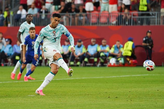 Portugal v Croatia Round of 32 - FIFA World Cup, WM, Weltmeisterschaft, Fussball 2026 Cristiano Ronaldo 07 of Portugal kicks a penalty during the FIFA World Cup 2026 Round Of 32 match between Portugal and Croatia at Toronto Stadium. on July 2, 2026 in Toronto, Canada. (Photo by Leonardo Ramirez Eyepix Group) Copyright: xLeonardoxRamirezx xEyepixxGroupx LR02072026-02346