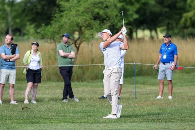 Marcel Siem (GER) schlaegt aus dem Rough, 37. BMW International Open 2026, Golf, DP World Tour, Herren, Runde 2, 03.07.2026 Eichenried Bayern Deutschland *** Marcel Siem (GER) hits from the rough, 37 BMW International Open 2026, Golf, DP World Tour, Men s, Round 2, July 3, 2026, Eichenried, Bavaria, Germany Copyright: xkolbert-press ChristianxKolbertx