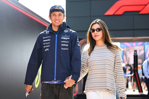 F1 Grand Prix of Great Britain - Practice & Sprint Qualifying Alexander Albon of Thailand and the Atlassian Williams F1 Team with girlfriend, Lily Muni He, during the Formula 1 Pirelli British Grand Prix 2026 at Silverstone Circuit, Towcester, on July 2, 2026. Towcester Northants United Kingdom  Copyright: xMIxNewsx originalFilename:fletcher-formula1260703_npkY6.jpg