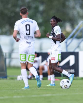 SOCCER - Sturm vs Kosice, test match IRDNING,AUSTRIA,03.JUL.26 - SOCCER - ADMIRAL Bundesliga, Nike liga, SK Sturm Graz vs FC Kosice, test match. Image shows Szymon WÅ‚odarczyk and Seedy Jatta (Sturm).  GEPAxpictures xHaraldxSteiner