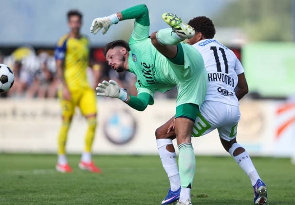 SOCCER - Sturm vs Kosice, test match IRDNING,AUSTRIA,03.JUL.26 - SOCCER - ADMIRAL Bundesliga, Nike liga, SK Sturm Graz vs FC Kosice, test match. Image shows Aleksandar Kahvic (Kosice) and Axel Kayombo (Sturm).  GEPAxpictures xHaraldxSteiner