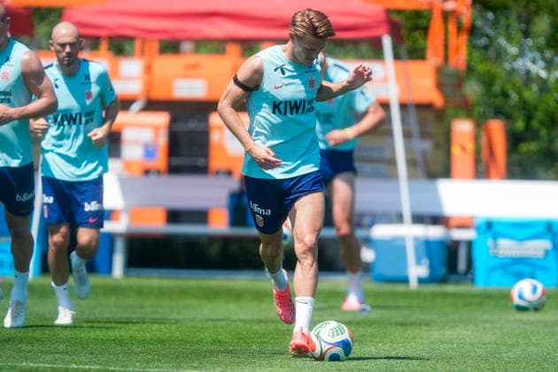 Fotball-VM 2026: New Jersey, USA 20260703. Martin odegaard trener pa Melanie Lane Training Ground for 8 -delsfinalen i VM mot Brasil. Foto: Terje Pedersen NTB New Jersey USA EDITORIAL USE ONLY. RESTRICTED USE FOR BETTING COMPANIES Ref:_SPO12Z0RC7c7f4.jpg *** 2026 FIFA World Cup, New Jersey, USA, July 3, 2026: Martin Odegaard trains at Melanie Lane Training Ground ahead of the World Cup quarterfinal against Brazil. Photo: Terje Pedersen, NTB, New Jersey, USA. EDITORIAL USE ONLY. RESTRICTED USE FOR BETTING COMPANIES.  Copyright: xTerjexPedersenx xNTBx