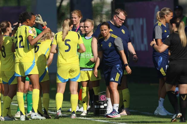 260703 Head coach Briana Campos during the women s Euro Under-19 football match between Sweden and Germany on July 3, 2026 in Zenica. Photo: Aleksandar Djorovic BILDBYRAN COP 184 XX0042 fotboll football soccer fotball u19 em match 3 sverige germany womens euro under-19 sweden dam bbeng u19 f19 euros *** July 3, 2026: Head coach Briana Campos during the Women s Under-19 European Championship soccer match between Sweden and Germany on July 3, 2026 in Zenica. Photo by Aleksandar Djorovic. BILDBYRAN COP 184 XX0042 soccer football fotball U19 European Championship match 3 Sweden Germany Women s Euro Under-19 Sweden women s U19 F19 Euros  Copyright: ALEKSANDARxDJOROVIC BB260703ZU004