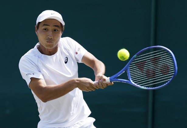 Tennis: Wimbledon championships Shintaro Mochizuki of Japan plays against Rafael Jodar of Spain in the men s singles third round at the Wimbledon tennis tournament in London on July 3, 2026.  A14AA0005621501P