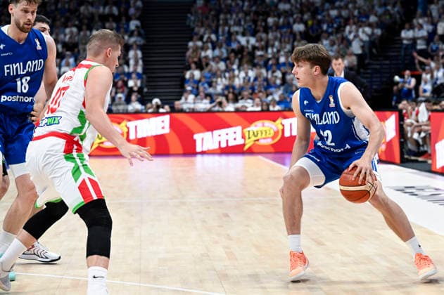 LKS 20260703 Finland s Mikael Jantunen (L), Hungary s Benedek Varadi and Finland s Samu Adler during the men s FIBA World Cup basketball qualifying match between Finland and Hungary in Helsinki, Finland, on July 3, 2026. - EMMI KORHONEN Helsinki Finland jL34nsZSgkQ  Copyright: xEmmixKorhonenx jL34nsZSgkQ