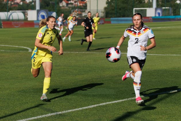 260703 Paula Broddner Klingspor of Sweden and Felicia Strässer of Germany during the women s Euro Under-19 football match between Sweden and Germany on July 3, 2026 in Zenica. Photo: Aleksandar Djorovic BILDBYRAN COP 184 XX0042 fotboll football soccer fotball u19 em match 3 sverige germany womens euro under-19 sweden dam bbeng u19 f19 euros *** July 3, 2026: Paula Broddner Klingspor of Sweden and Felicia Strässer of Germany during the Women’s Under-19 European Championship soccer match between Sweden and Germany on July 3, 2026 in Zenica. Photo by Aleksandar Djorovic, BILDBYRAN COP 184 XX0042 soccer football fotball U19 European Championship match 3 Sweden Germany Women’s U19 European Championship Sweden women’s U19 F19 Euros  Copyright: ALEKSANDARxDJOROVIC BB260703ZX008
