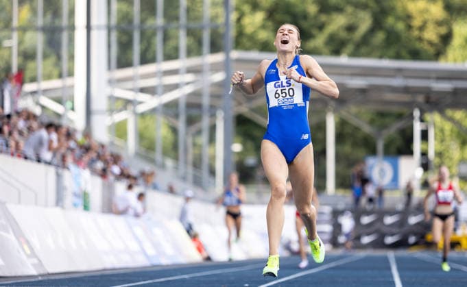 Deutsche Meisterschaften U23 U18; Bochum-Wattenscheid, 03.07.2026 Zieljubel: Johanna Martin (1. LAV Rostock) auf der Ziellinie im 400m Vorlauf der Juniorinnen U23. 400-Meter-Spezialistin Johanna Martin hat am ersten Tag der U18- U23-DM in Bochum-Wattenscheid für einen Paukenschlag gesorgt: Die 20-Jährige pulverisierte mit 50,57 Sekunden schon im Vorlauf ihre Bestzeit und unterbot damit zugleich die EM-Direktnorm. Es war das beste Resultat einer deutschen Langsprinterin seit dem Jahr 2001; Deutsche Meisterschaften U23 U18 am 03.07.2026 im Lohrheidestadion in Bochum-Wattenscheid (Nordrhein-Westfalen). *** German U23 and U18 Championships, Bochum-Wattenscheid, July 3, 2026 Johanna Martin of LAV Rostock celebrates at the finish line in the U23 women’s 400-meter preliminary heat. 400-meter specialist Johanna Martin caused a sensationsensation on the first day of the U18 and U23 German Championships in Bochum-Wattenscheid. The 20-year-old shattered her personal best with a time of 50.57 seconds in the preliminary round, simultaneously meeting the direct qualifying standard for the European Championships. It was the best result by a German middle-distance runner since 2001. German U23 and U18 Championships on July 3, 2026, at Lohrheidestadion in Bochum-Wattenscheid, North Rhine-Westphalia Westphalia Copyright: xBEAUTIFULxSPORTS R.xSchmittx