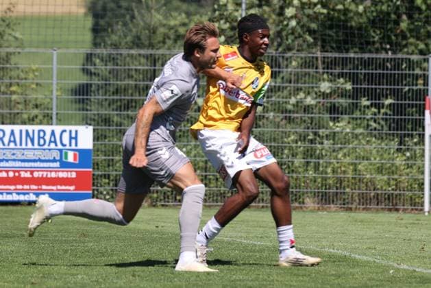 03.07.2026, AUT, St.Roman, Testspiel SV Ried vs Jahn Regensburg, Im Bild: Eghosa Aisowieren, Fotocredit Reinhard Schröckelsberger *** July 3, 2026, Austria, St. Roman, Friendly Match: SV Ried vs. Jahn Regensburg. Pictured: Eghosa Aisowieren. Photo credit: Reinhard Schröckelsberger