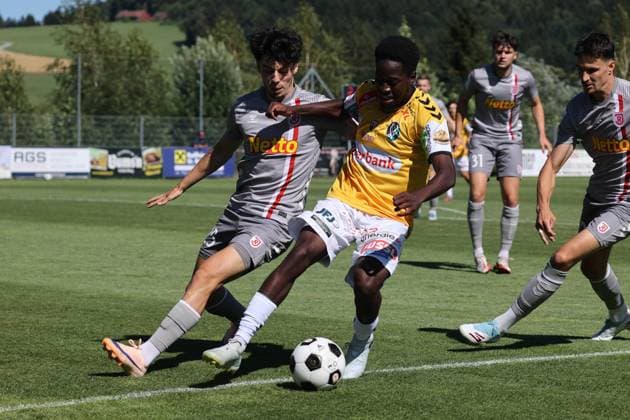 03.07.2026, AUT, St.Roman, Testspiel SV Ried vs Jahn Regensburg, Im Bild: Joris Boguo, Fotocredit Reinhard Schröckelsberger *** July 3, 2026, Austria, St. Roman, Friendly Match: SV Ried vs. Jahn Regensburg. Pictured: Joris Boguo. Photo credit: Reinhard Schröckelsberger