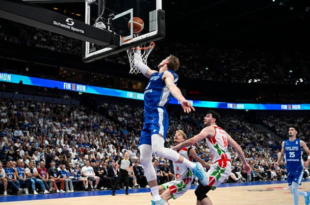 LKS 20260703 Finland s Lauri Markkanen, Hungary s Zsombor Maronka and Gyorgy Goloman during the men s FIBA World Cup basketball qualifying match between Finland and Hungary in Helsinki, Finland, on July 3, 2026. - EMMI KORHONEN Helsinki Finland 1FLqM7JEibQ  Copyright: xEmmixKorhonenx 1FLqM7JEibQ