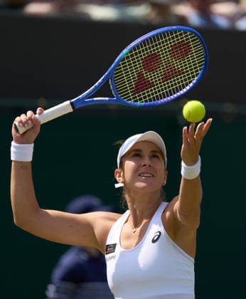 2026 Wimbledon, July 03, Day 5 LONDON, - JULY 3: Belinda Bencic of Switzerland serves the ball against Anna Kalinskaya during their third round match at 2026 Wimbledon, July 03, Day 5 at The all England club, Wimbledon on July 3, 2026 in London, GBR. London The all England club, Wimbledon GBR Copyright: xPeterxvanxdenxBerg ISIxPhotosx 9445
