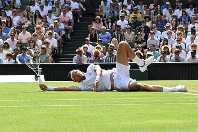 Tennis - Wimbledon 2026 - ITF - The Championships - 03 06 2026 - Tennis - Wimbledon 2026 - ITF - The Championships - 03 06 2026 - Novak Djokovic - Serbie - bat Arthur Rinderknech - France London  Copyright: xChryslenexCaillaud Psnewzx