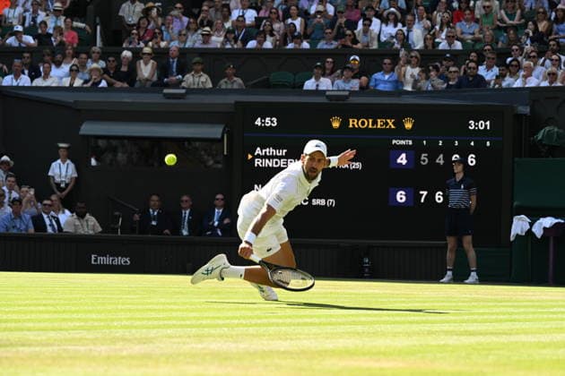 Tennis - Wimbledon 2026 - ITF - The Championships - 03 06 2026 - Tennis - Wimbledon 2026 - ITF - The Championships - 03 06 2026 - Novak Djokovic - Serbie - bat Arthur Rinderknech - France London  Copyright: xChryslenexCaillaud Psnewzx