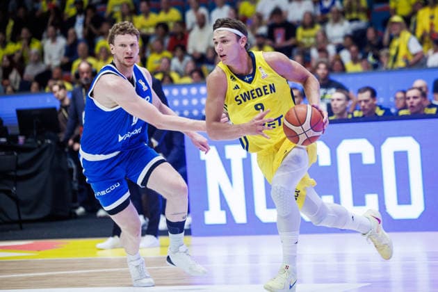 260703 Jakub Necas of Czech Republic and Pelle Larsson of Sweden during the FIBA World Cup Qualifier game between Sweden and Czech Republic on July 3, 2026 in Stockholm. Photo: Kenta Jönsson BILDBYRAN COP 210 KJ0349 basket basketball vm-kval kval fiba world cup qualifiers sverige tjeckien sweden czech republic bbeng *** July 3, 2026: Jakub Necas of the Czech Republic and Pelle Larsson of Sweden during the FIBA World Cup Qualifier game between Sweden and the Czech Republic on July 3, 2026 in Stockholm. Photo by Kenta Jönsson, BILDBYRAN COP 210 KJ0349. basketball, FIBA World Cup Qualifiers, Sweden, Czech Republic, bbeng  Copyright: KENTAxJÖNSSON BB260703KJ029