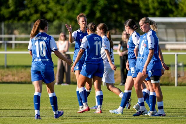 v.li.: Valesca Ampoorter (TSG, 10), Franziska Harsch (TSG, 17), Torschützin Linda Natter (TSG, 11), Svenja Julia Fölmli (TSG, 19), Vanessa Diehm (TSG, 6), Feli Delacauw (TSG, 24), Spielerinnen der TSG 1899 Hoffenheim, jubeln über das Tor zum 1:0, Jubel, Torjubel, Torerfolg, celebrate the goal, goal, celebration, jubelt ueber das Tor, Freuen, Freude, freut sich, optimistisch, positiv, Spielszene, Highlight, Action, Aktion, 03.07.2026, Sankt Leon-Rot (Deutschland), Fussball, Frauen, Testspiel, TSG 1899 Hoffenheim - Karlsruher SC, 03.07.2026, Sankt Leon-Rot (Deutschland), Fussball, Frauen, Testspiel, TSG 1899 Hoffenheim - Karlsruher SC, DFB DFL REGULATIONS PROHIBIT ANY USE OF PHOTOGRAPHS AS IMAGE SEQUENCES AND OR QUASI-VIDEO. *** From left: Valesca Ampoorter (TSG), 10; Franziska Harsch (TSG), 17; goal scorer Linda Natter (TSG), 11; Svenja Julia Fölmli TSG, 19, Vanessa Diehm TSG, 6, Feli Delacauw TSG, 24, players from TSG 1899 Hoffenheim celebrating the 1-0 goal, Celebration, Goal Celebration, Goal Scored, Celebrating the Goal, Goal, Celebration, Celebrating the Goal, Rejoicing, Joy, Happy, Optimistic, Positive, Game Scene, Highlight, Action, 03 07 2026, Sankt Leon Rot, Germany, soccer, women, friendly match, TSG 1899 Hoffenheim vs. Karlsruher SC, July 3, 2026, Sankt Leon Rot, Germany, soccer, women, friendly match, TSG 1899 Hoffenheim vs. Karlsruher SC, DFB and DFL regulations prohibit any use of photographs as image sequences and or quasi-video xozx