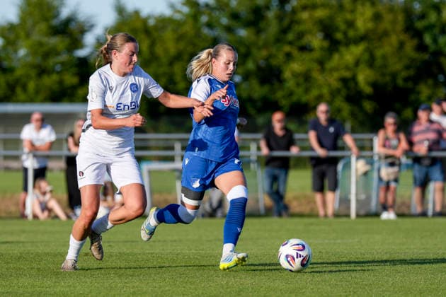 v.li.: Mathilda Dillmann (KSC, 8), Laura Gloning (TSG, 20), Zweikampf, Spielszene, Duell, duel, tackle, tackling, Dynamik, Action, Aktion, 03.07.2026, Sankt Leon-Rot (Deutschland), Fussball, Frauen, Testspiel, TSG 1899 Hoffenheim - Karlsruher SC, 03.07.2026, Sankt Leon-Rot (Deutschland), Fussball, Frauen, Testspiel, TSG 1899 Hoffenheim - Karlsruher SC, DFB DFL REGULATIONS PROHIBIT ANY USE OF PHOTOGRAPHS AS IMAGE SEQUENCES AND OR QUASI-VIDEO. *** From left: Mathilda Dillmann (KSC), 8, Laura Gloning (TSG), 20, tackle, game scene, duel, tackle, tackling, dynamism, action, 03 07 2026, Sankt Leon Rot, Germany, soccer, women, friendly match, TSG 1899 Hoffenheim vs. Karlsruher SC, July 3, 2026, Sankt Leon Rot, Germany, soccer, women, friendly match, TSG 1899 Hoffenheim vs. Karlsruher SC, DFB and DFL regulations prohibit any use of photographs as image sequences and or quasi-video xozx