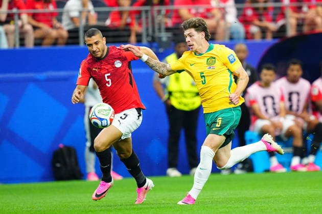 Australia v Egypt - FIFA World Cup, WM, Weltmeisterschaft, Fussball 2026 - Round of 32 ARLINGTON, USA - JULY 03: Jordan Bos (R) of Australia in action against Ramy Rabia (L) of Egypt during the 2026 FIFA World Cup Round of 32 match between Australia and Egypt at Dallas Stadium in Arlington, Texas, United States on July 03, 2026. Evrim Aydin Anadolu Texas United States. Editorial use only. Please get in touch for any other usage.  Copyright: x2026xAnadoluxEvrimxAydinx