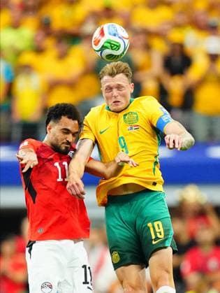 Australia v Egypt - FIFA World Cup, WM, Weltmeisterschaft, Fussball 2026 - Round of 32 ARLINGTON, USA - JULY 03: Harry Souttar (19) of Australia in action against Mostafa Ziko (11) of Egypt during the 2026 FIFA World Cup Round of 32 match between Australia and Egypt at Dallas Stadium in Arlington, Texas, United States on July 03, 2026. Evrim Aydin Anadolu Texas United States. Editorial use only. Please get in touch for any other usage.  Copyright: x2026xAnadoluxEvrimxAydinx