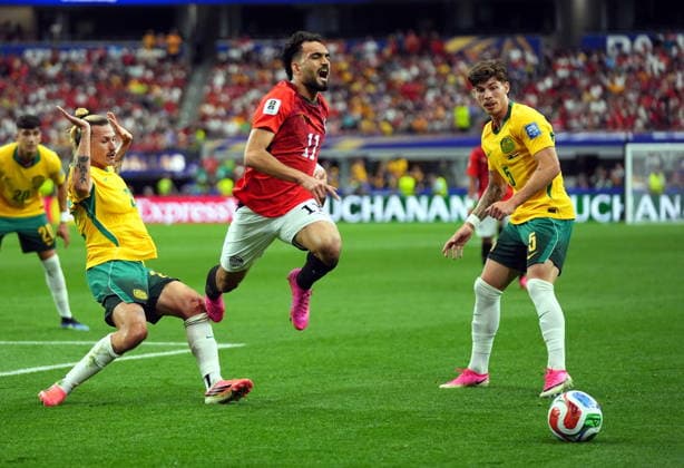 FIFA World Cup, WM, Weltmeisterschaft, Fussball 2026 - Round of 32 - Australia vs Egypt Jackson Irvine of Australia (L) and Mostafa Ziko of Egypt in action during the FIFA World Cup 2026 Round of 32 match Australia against Egypt, in Dallas, USA, 03 July 2026. DALLAS United States  Copyright: xJEFFREYxMCWHORTERx