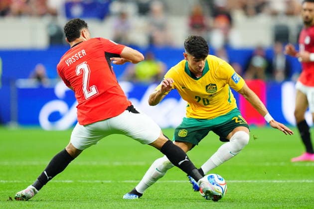Australia v Egypt - FIFA World Cup, WM, Weltmeisterschaft, Fussball 2026 - Round of 32 ARLINGTON, USA - JULY 03: Cristian Volpato (20) of Australia in action againstYasser Ibrahim (2) of Egypt during the 2026 FIFA World Cup Round of 32 match between Australia and Egypt at Dallas Stadium in Arlington, Texas, United States on July 03, 2026. Evrim Aydin Anadolu Texas United States. Editorial use only. Please get in touch for any other usage.  Copyright: x2026xAnadoluxEvrimxAydinx