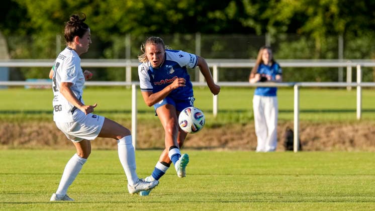 v.li.: Selina Häfele (KSC, 19) kommt zu spät, Torschützin Martine Trollsas Fenger (TSG, 15), erzielt das Tor zum 5:1, Treffer, Torerfolg, Highlight, Action, Aktion, Spielszene, 03.07.2026, Sankt Leon-Rot (Deutschland), Fussball, Frauen, Testspiel, TSG 1899 Hoffenheim - Karlsruher SC, 03.07.2026, Sankt Leon-Rot (Deutschland), Fussball, Frauen, Testspiel, TSG 1899 Hoffenheim - Karlsruher SC, DFB DFL REGULATIONS PROHIBIT ANY USE OF PHOTOGRAPHS AS IMAGE SEQUENCES AND OR QUASI-VIDEO. *** From left: Selina Häfele (KSC), 19, is too late; goal scorer Martine Trollsas Fenger (TSG), 15, scores the goal to make it 5–1; goal, scoring, highlight, action, play, game scene, July 3, 2026, Sankt Leon Rot, Germany, soccer, women’s, friendly match, TSG 1899 Hoffenheim vs. Karlsruher SC, July 3, 2026, Sankt Leon Rot, Germany, soccer, women, friendly match, TSG 1899 Hoffenheim vs. Karlsruher SC, DFB and DFL regulations prohibit any use of photographs as image sequences and or quasi-video xozx