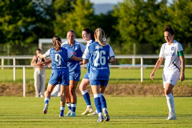 v.li.: Marie Steiner (TSG, 9), Torschützin Martine Trollsas Fenger (TSG, 15), Chiara Hahn (TSG, 23), Janna Grimm (TSG, 26), Spielerinnen der TSG 1899 Hoffenheim, jubeln über das Tor zum 5:1, Jubel, Torjubel, Torerfolg, celebrate the goal, goal, celebration, jubelt ueber das Tor, Freuen, Freude, freut sich, optimistisch, positiv, Spielszene, Highlight, Action, Aktion, 03.07.2026, Sankt Leon-Rot (Deutschland), Fussball, Frauen, Testspiel, TSG 1899 Hoffenheim - Karlsruher SC, 03.07.2026, Sankt Leon-Rot (Deutschland), Fussball, Frauen, Testspiel, TSG 1899 Hoffenheim - Karlsruher SC, DFB DFL REGULATIONS PROHIBIT ANY USE OF PHOTOGRAPHS AS IMAGE SEQUENCES AND OR QUASI-VIDEO. *** From left: Marie Steiner (TSG), 9; goal scorer Martine Trollsas Fenger (TSG), 15; Chiara Hahn (TSG), 23; Janna Grimm (TSG), 26, players from TSG 1899 Hoffenheim celebrate the goal that made it 5–1, Celebration, Goal Celebration, Goal Scored, Celebrating the Goal, Goal, Celebration, Celebrating the Goal, Rejoicing, Joy, Happy, Optimistic, Positive, Game Scene, Highlight, Action, 03 07 2026, Sankt Leon Rot, Germany, soccer, women, friendly match, TSG 1899 Hoffenheim vs. Karlsruher SC, July 3, 2026, Sankt Leon Rot, Germany, soccer, women, friendly match, TSG 1899 Hoffenheim vs. Karlsruher SC, DFB and DFL regulations prohibit any use of photographs as image sequences and or quasi-video xozx