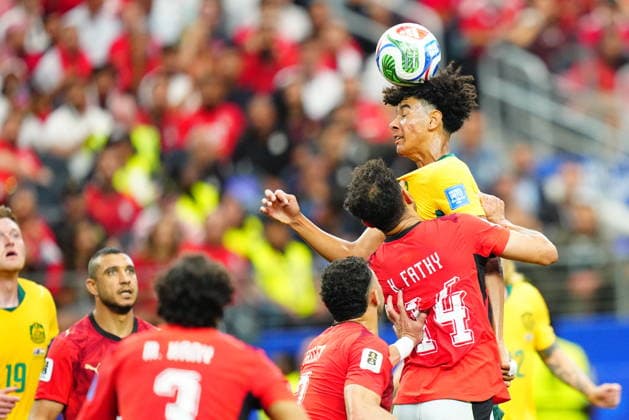 Australia v Egypt - FIFA World Cup, WM, Weltmeisterschaft, Fussball 2026 - Round of 32 ARLINGTON, USA - JULY 03: Lucas Herrington (25) of Australia in action against Hamdy Fathy (14) of Egypt during the 2026 FIFA World Cup Round of 32 match between Australia and Egypt at Dallas Stadium in Arlington, Texas, United States on July 03, 2026. Evrim Aydin Anadolu Texas United States. Editorial use only. Please get in touch for any other usage.  Copyright: x2026xAnadoluxEvrimxAydinx
