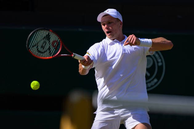 Day Five: The Championships - Wimbledon 2026 LONDON, ENGLAND JULY 03 - Jenson Brooksby of United States during Gentlemen s Single Third Round against Jannik Sinner of Italy at The Wimbledon Lawn Tennis Championship at Wimbledon on July 03, 2026 in London, England. (Photo by Keeran Marquis)  Copyright: xKeeranxMarquis Fotoarena SPPx Sportspressphoto_SPR183903