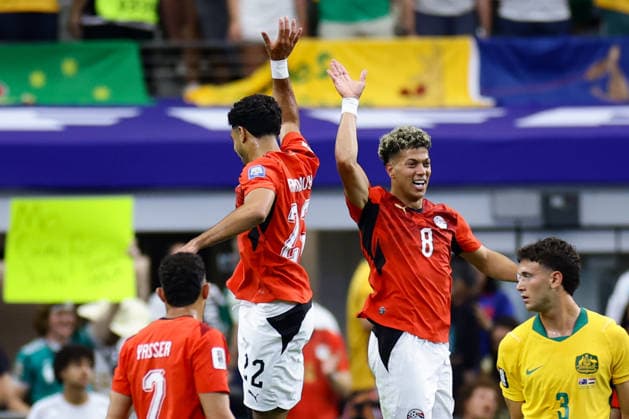 Egypt s Emam Ashour (8) celebrates with Omar Marmoush after scoring the 0-1 during a Round 32 2026 FIFA World Cup, WM, Weltmeisterschaft, Fussball match between Egypt and Australia, at the Dallas Stadium, in Dallas, United States, 03 July 2026. Australia vs Egypt !ACHTUNG: NUR REDAKTIONELLE NUTZUNG!  Copyright: xCarlosxRamirezx GRAF679 20260703-55020792220_1