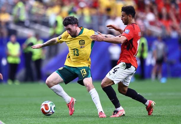 Aiden O Neill of Australia and Hamdi Fathy of Egypt Australia v Egypt, 2026 FIFA World Cup, WM, Weltmeisterschaft, Fussball Round of 32, Football, Dallas Stadium, Arlington, Texas, USA - 03 Jul 2026Arlington Dallas Stadium Texas (TX) United States of America  Copyright: xMichaelxZemanek Shutterstockx 16975786ac