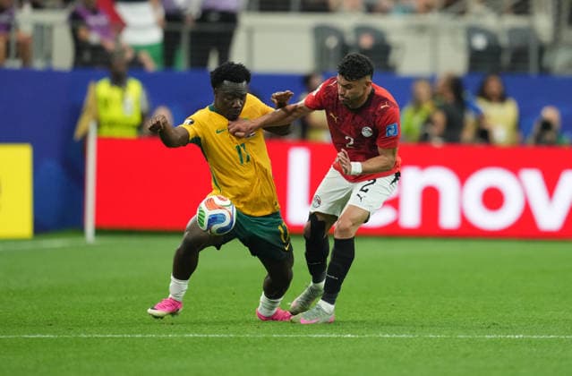 Nestory Irankunda (Australia) and Yasser Ibrahim (Egypt) during Australia and Egypt, Round of 32 FIFA World Cup, WM, Weltmeisterschaft, Fussball 2026, Dallas Stadium, Arlington, United States on July 3, 2026. Thor Wegner DeFodi Images. (Photo by DeFodi Images) - *** Nestory Irankunda of Australia and Yasser Ibrahim of Egypt during the Australia vs. Egypt match in the Round of 32 of the 2026 FIFA World Cup at Dallas Stadium in Arlington, United States, on July 3, 2026. Photo by DeFodi Images, Thor Wegner.