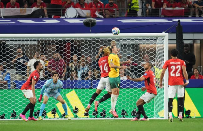 Jackson Irvine (Australia) and Hamdy Fathy (Egypt) during Australia and Egypt, Round of 32 FIFA World Cup, WM, Weltmeisterschaft, Fussball 2026, Dallas Stadium, Arlington, United States on July 3, 2026. Thor Wegner DeFodi Images. (Photo by DeFodi Images) - *** Jackson Irvine of Australia and Hamdy Fathy of Egypt during the Australia vs. Egypt match in the Round of 32 of the 2026 FIFA World Cup at Dallas Stadium in Arlington, United States, on July 3, 2026. Photo by Thor Wegner, DeFodi Images