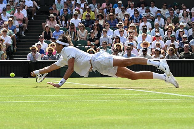 The Championships Wimbledon 2026 The Championships Wimbledon 2026 Day 5 03 .07 2026 Aerthus Rinderknech (FRA) dives as he loses second round match to Novak Djokovic (SRB) Photo:- Roger Parker International Sports Fotos Ltd London UK Copyright: xx