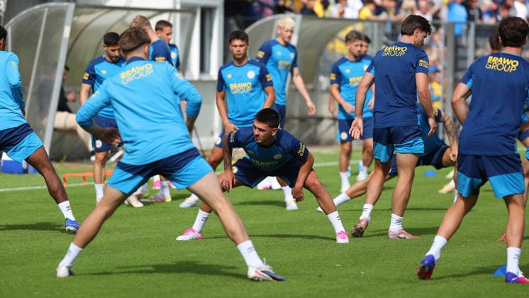 Braunschweig, Trainingsauftakt Braunschweig, 03.07.2026, Fußball, Herren, 2. BL, Saison 2026 2027, Eintracht Braunschweig, Trainingsauftakt, Stadion an der Hamburger Straße Niedersachsen Deutschland *** Braunschweig, Start of Training, Braunschweig, July 3, 2026, Soccer, Men s, 2nd Division, 2026–2027 Season, Eintracht Braunschweig, Start of Training, Stadium on Hamburger Straße, Lower Saxony, Germany