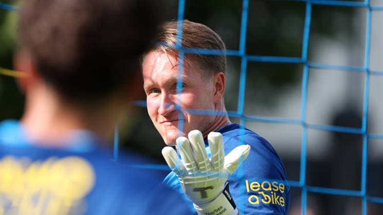 Braunschweig, Trainingsauftakt Braunschweig, 03.07.2026, Fußball, Herren, 2. BL, Saison 2026 2027, Eintracht Braunschweig, Trainingsauftakt, Torwart Ron-Thorben Hoffmann (Eintracht Braunschweig) Stadion an der Hamburger Straße Niedersachsen Deutschland *** Braunschweig, Start of Training, Braunschweig, July 3, 2026, Soccer, Men s, 2nd Division, 2026–2027 Season, Eintracht Braunschweig, Start of Training, Goalkeeper Ron Thorben Hoffmann, Eintracht Braunschweig Stadium on Hamburger Straße, Lower Saxony, Germany