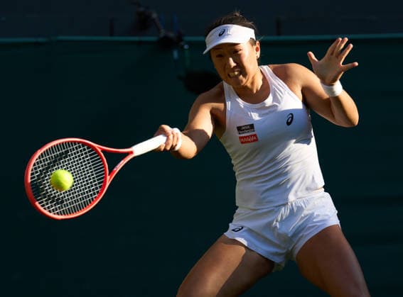 2026 Wimbledon, July 03, Day 5 LONDON, - JULY 3: Claire Liu of the United States plays a shot against Coco Gauff of the United States during their third round match at 2026 Wimbledon, July 03, Day 5 at The all England club, Wimbledon on July 3, 2026 in London, GBR. London The all England club, Wimbledon GBR Copyright: xPeterxvanxdenxBerg ISIxPhotosx 9445