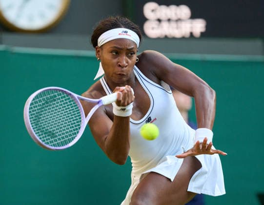 2026 Wimbledon, July 03, Day 5 LONDON, - JULY 3: Coco Gauff of the United States plays a shot against Claire Liu of the United States during their third round match at 2026 Wimbledon, July 03, Day 5 at The all England club, Wimbledon on July 3, 2026 in London, GBR. London The all England club, Wimbledon GBR Copyright: xPeterxvanxdenxBerg ISIxPhotosx 9445